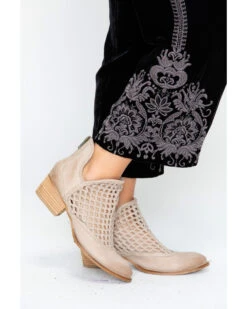 Johnny Was Women's Hirsch Velvet Embroidered Crop Pants -Cheap Western Femme Store 2000257328 001 P4