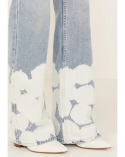 Shyanne Women's Wild Indigo Light Wash Mid Rise Bootcut Jeans -Cheap Western Femme Store 2000386843 412 P2